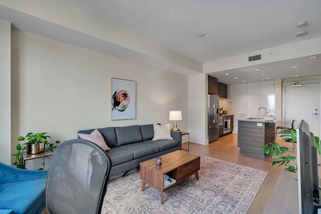 38 9 Street NE Calgary AB T2E 7X9