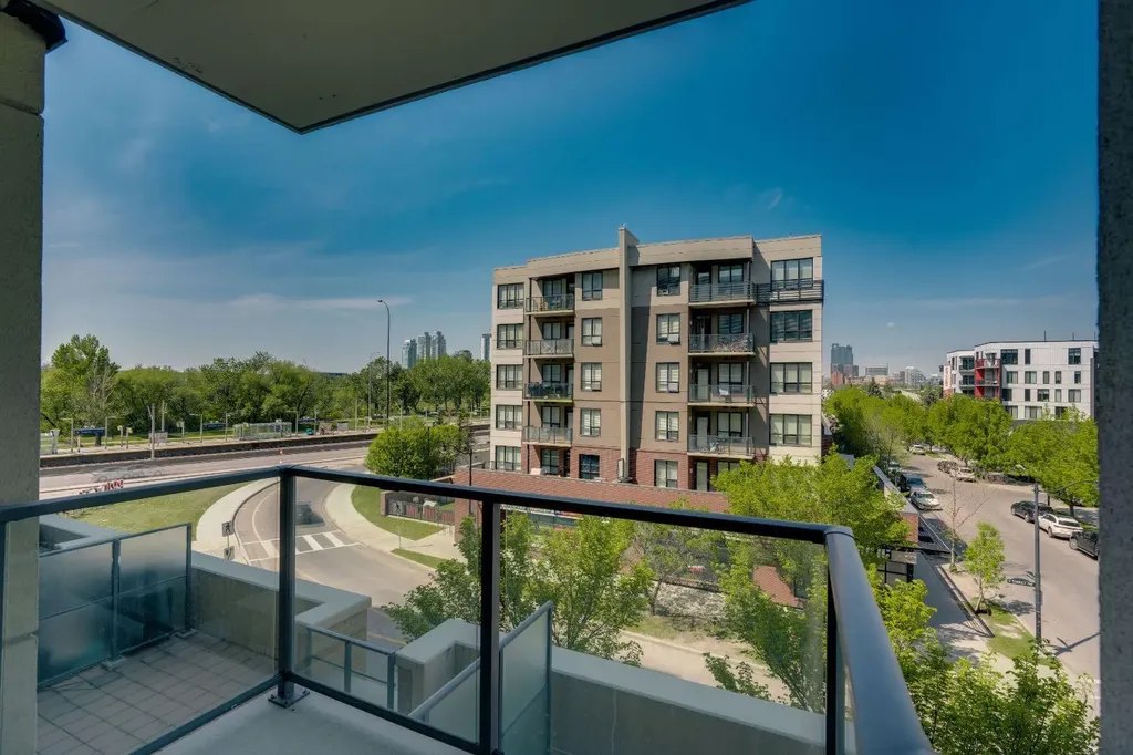 38 9 Street NE Calgary AB T2E 7X9