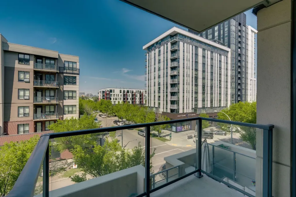 38 9 Street NE Calgary AB T2E 7X9