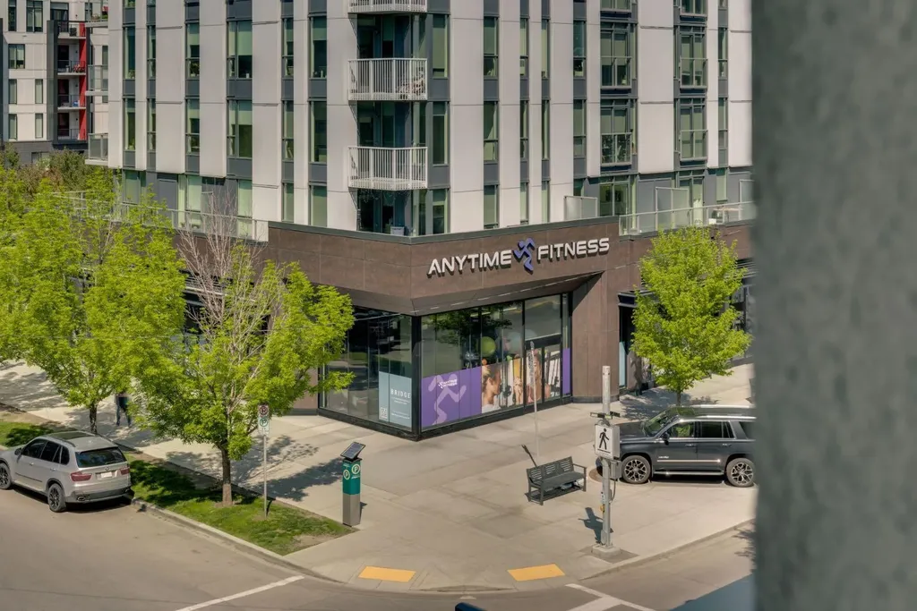 38 9 Street NE Calgary AB T2E 7X9