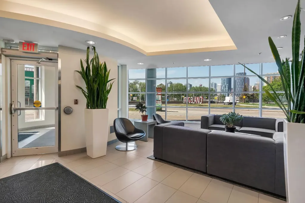 38 9 Street NE Calgary AB T2E 7X9