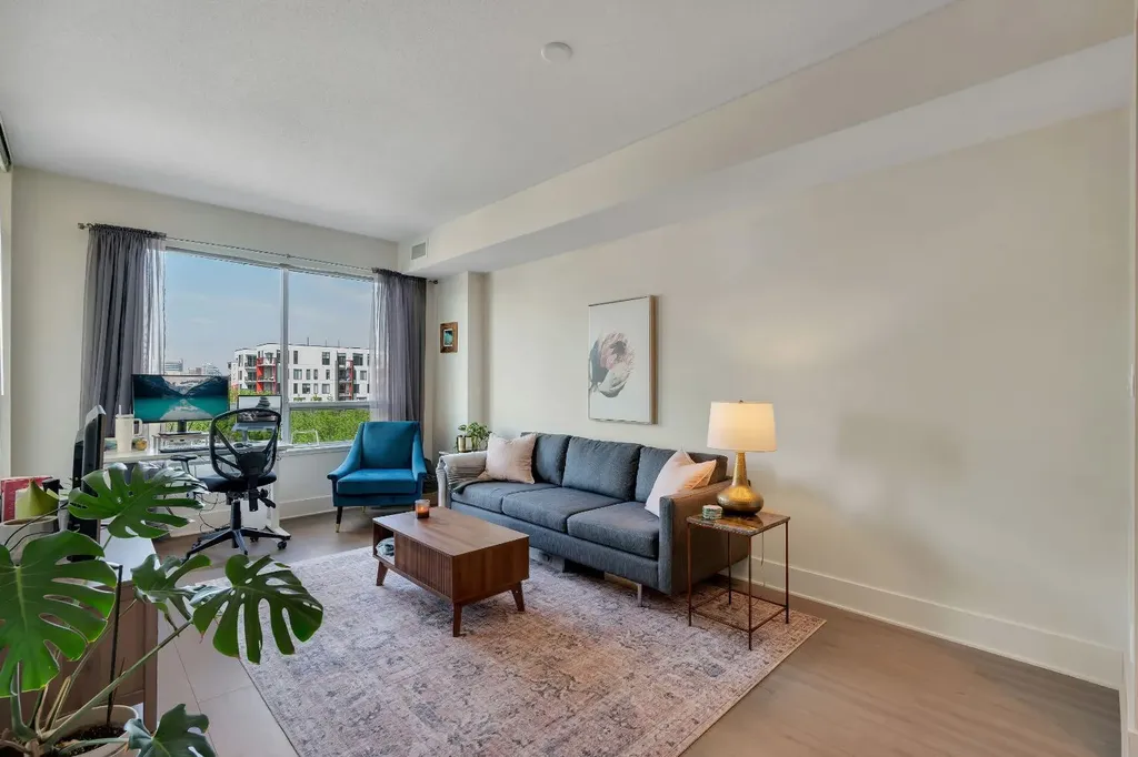 38 9 Street NE Calgary AB T2E 7X9