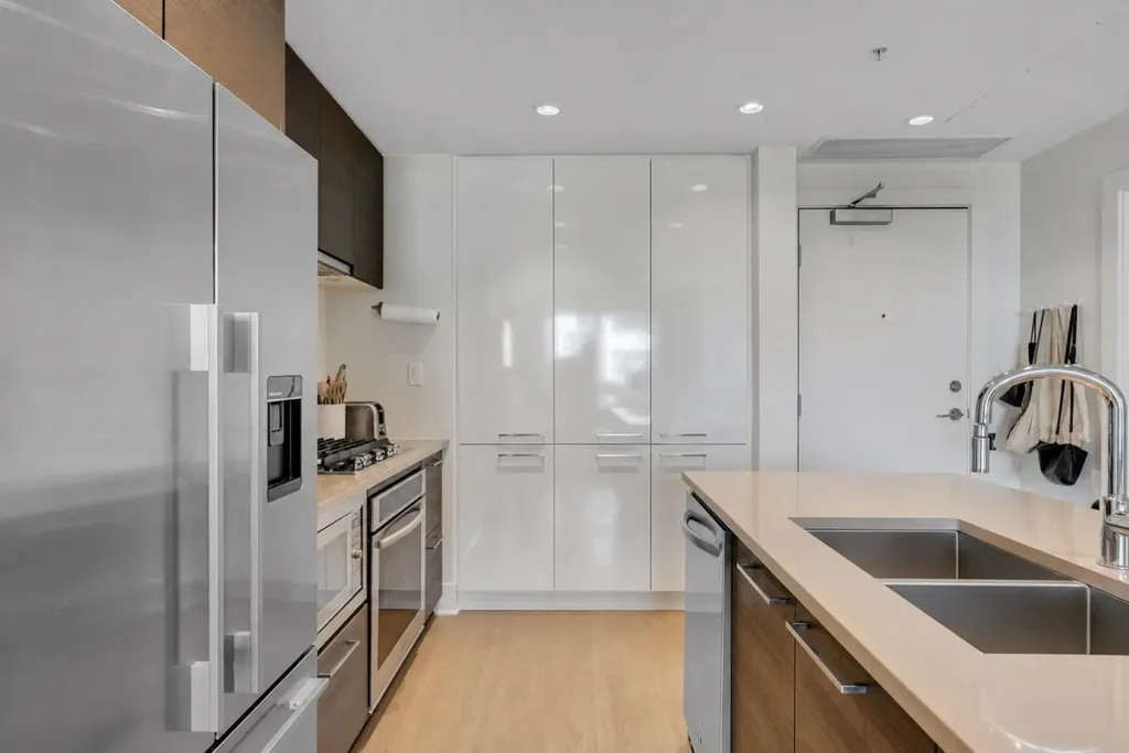 38 9 Street NE Calgary AB T2E 7X9