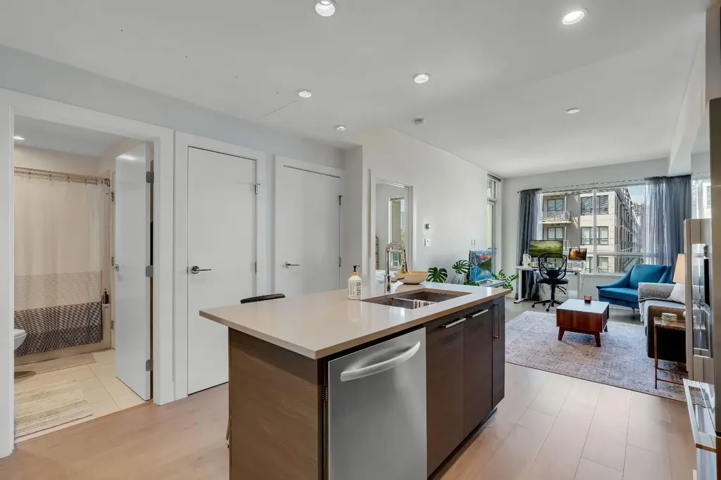 38 9 Street NE Calgary AB T2E 7X9