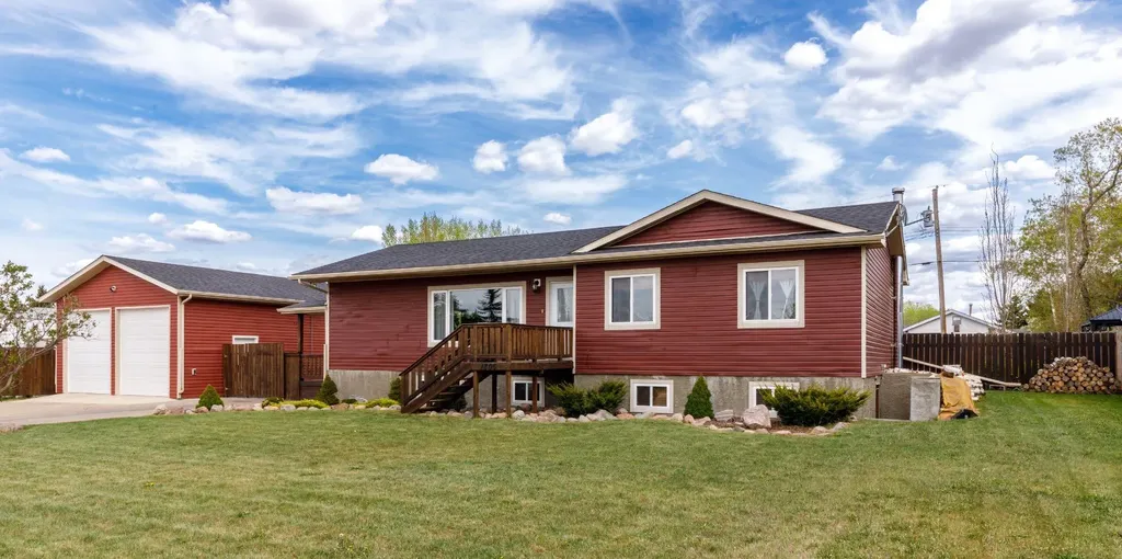 1805 27 Avenue Delburne AB T0M0v0