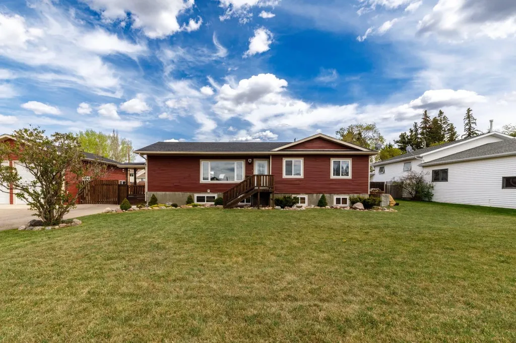 1805 27 Avenue Delburne AB T0M0v0
