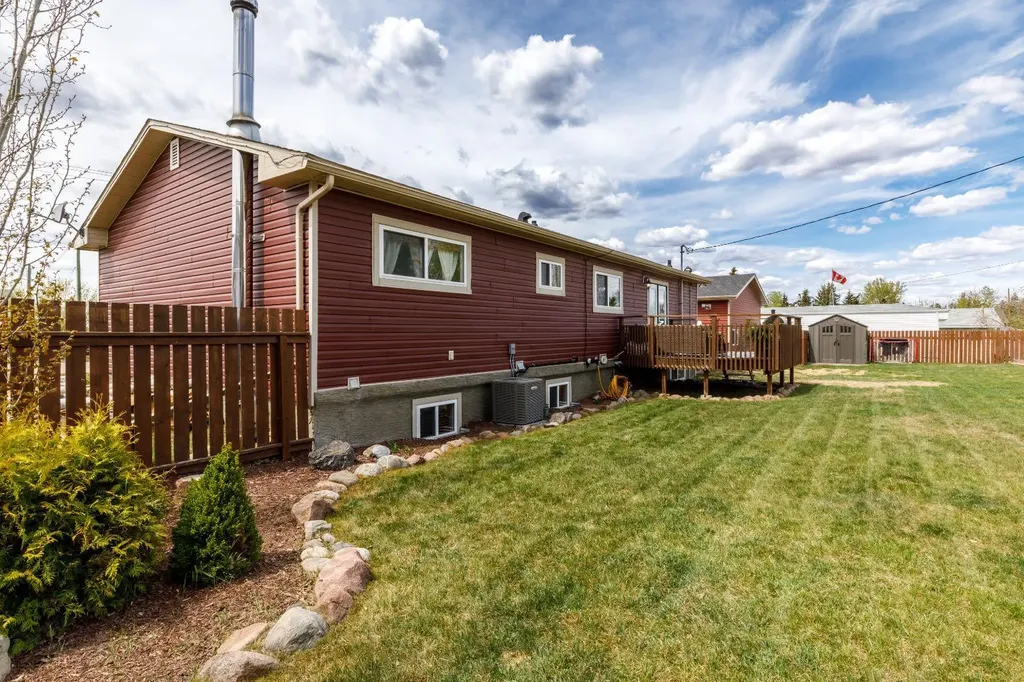 1805 27 Avenue Delburne AB T0M0v0