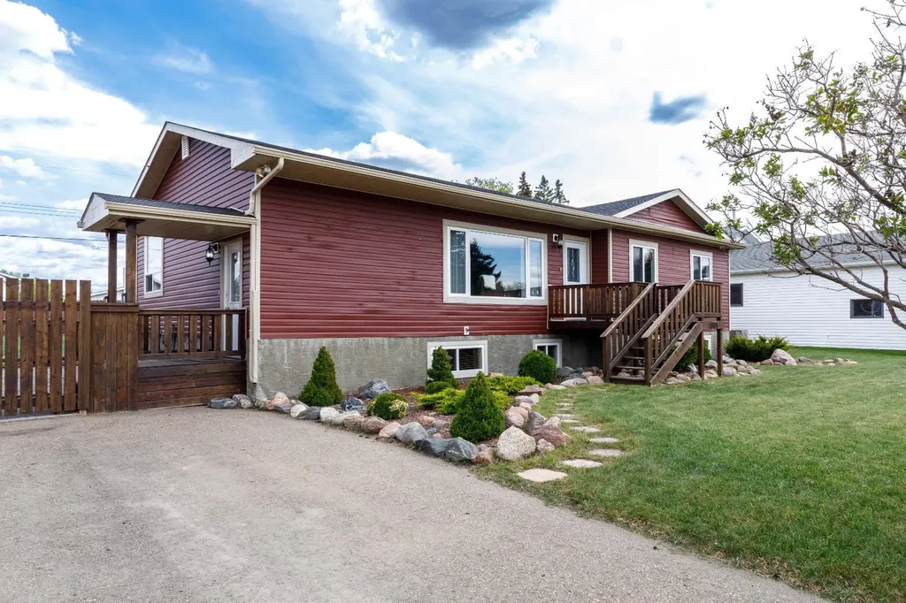 1805 27 Avenue Delburne AB T0M0v0