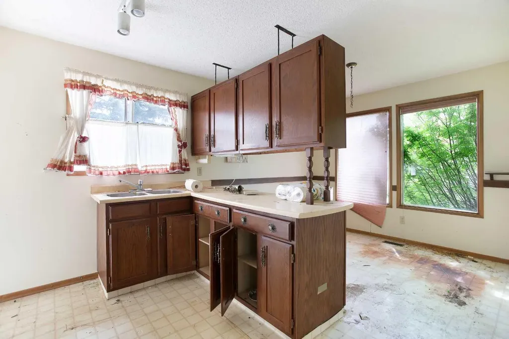 608 Aboyne Crescent NE Calgary AB T2A 5Y8
