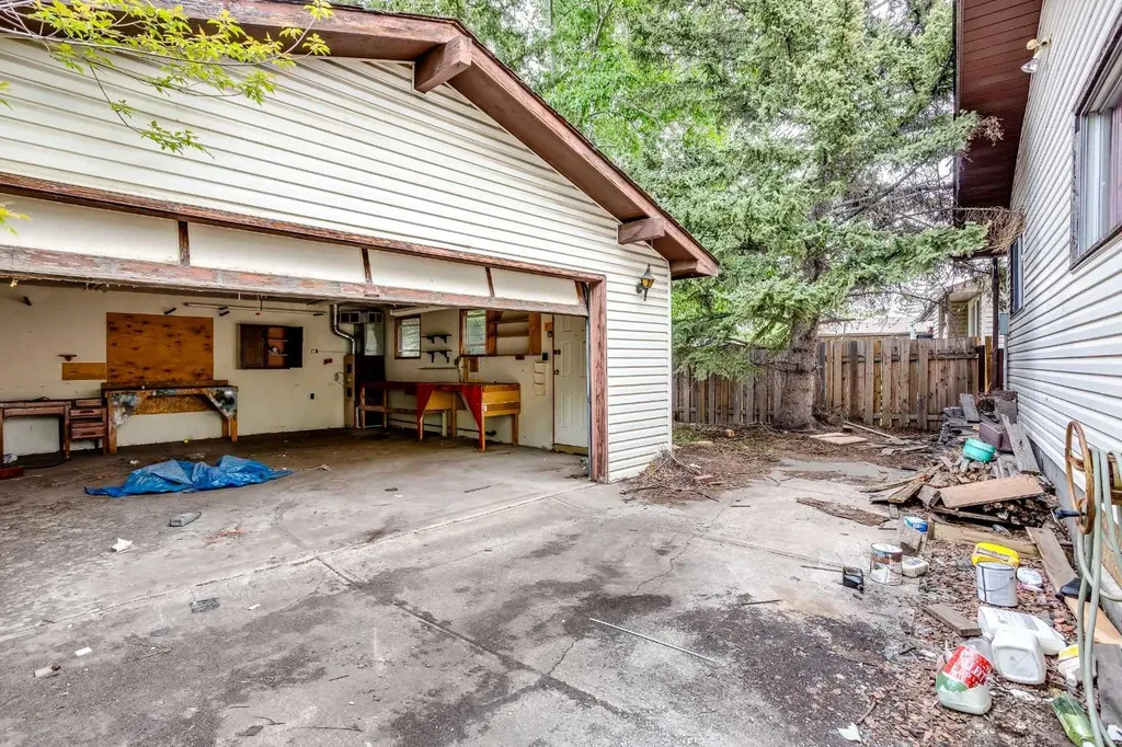 608 Aboyne Crescent NE Calgary AB T2A 5Y8