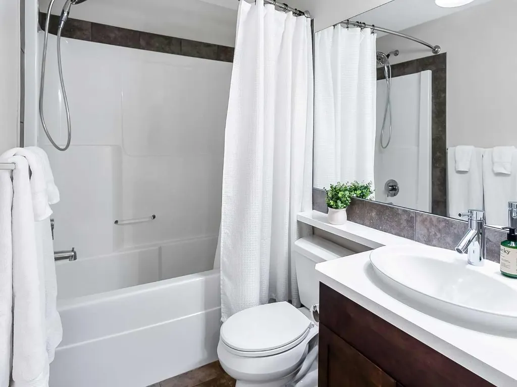 60 Auburn Glen Green SE Calgary AB T3M 0R2