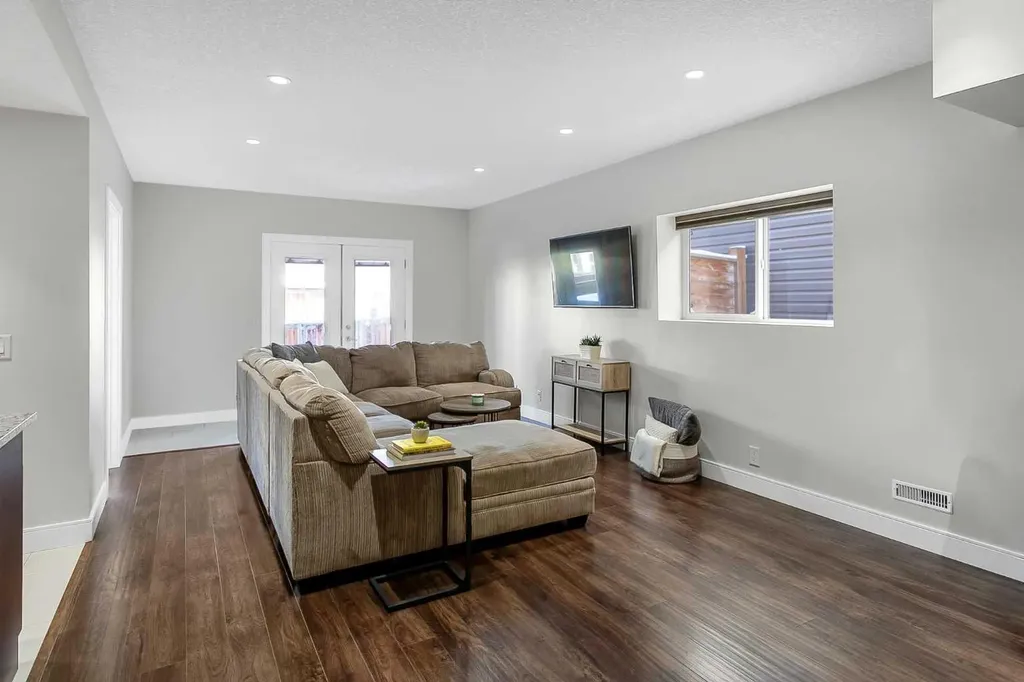 60 Auburn Glen Green SE Calgary AB T3M 0R2
