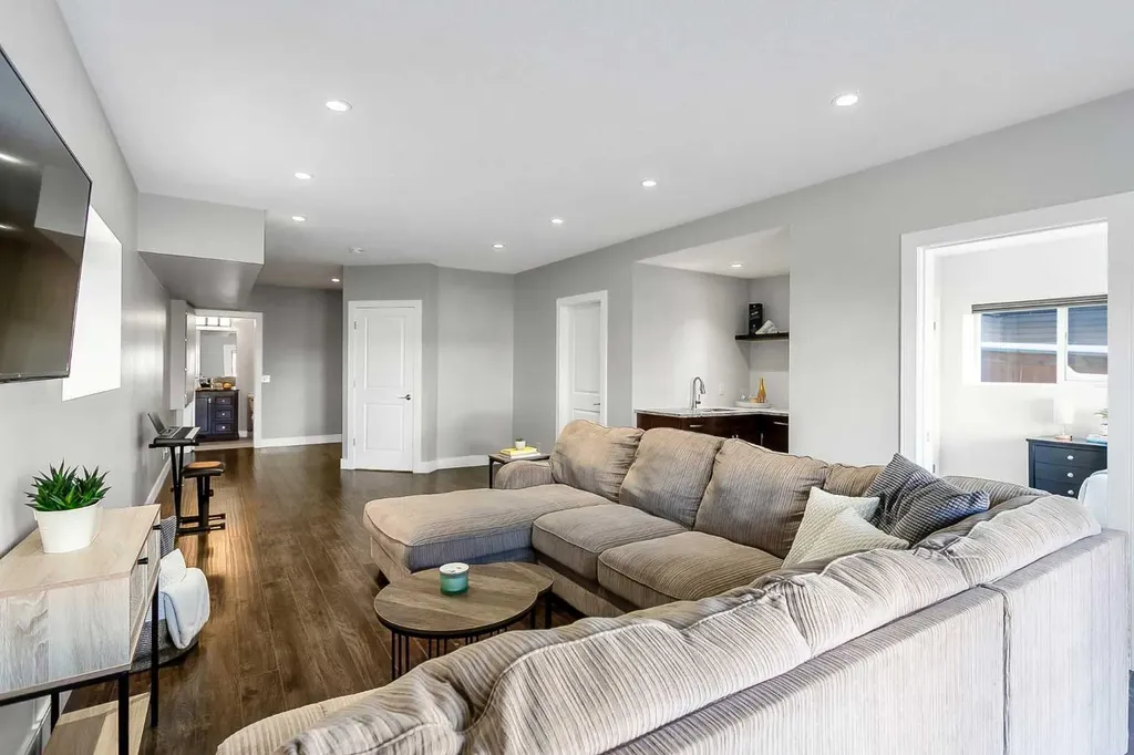60 Auburn Glen Green SE Calgary AB T3M 0R2