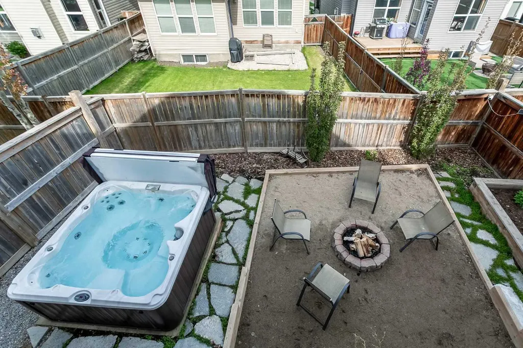 60 Auburn Glen Green SE Calgary AB T3M 0R2