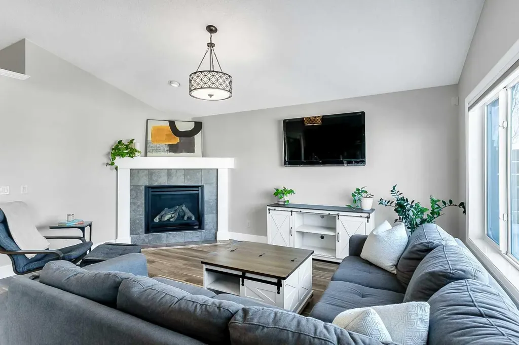 60 Auburn Glen Green SE Calgary AB T3M 0R2