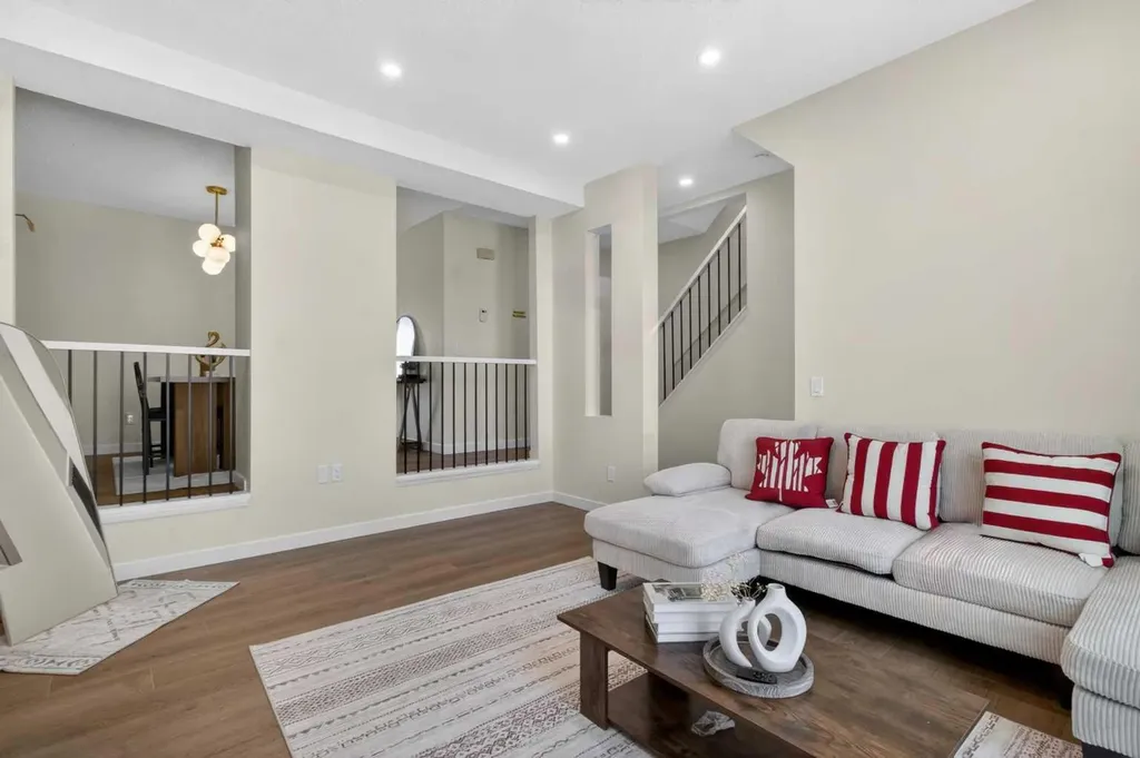 5340 17 Avenue SW Calgary AB T3E 6M3