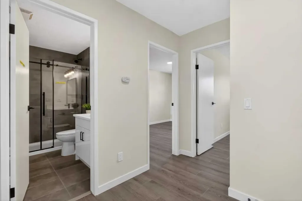5340 17 Avenue SW Calgary AB T3E 6M3