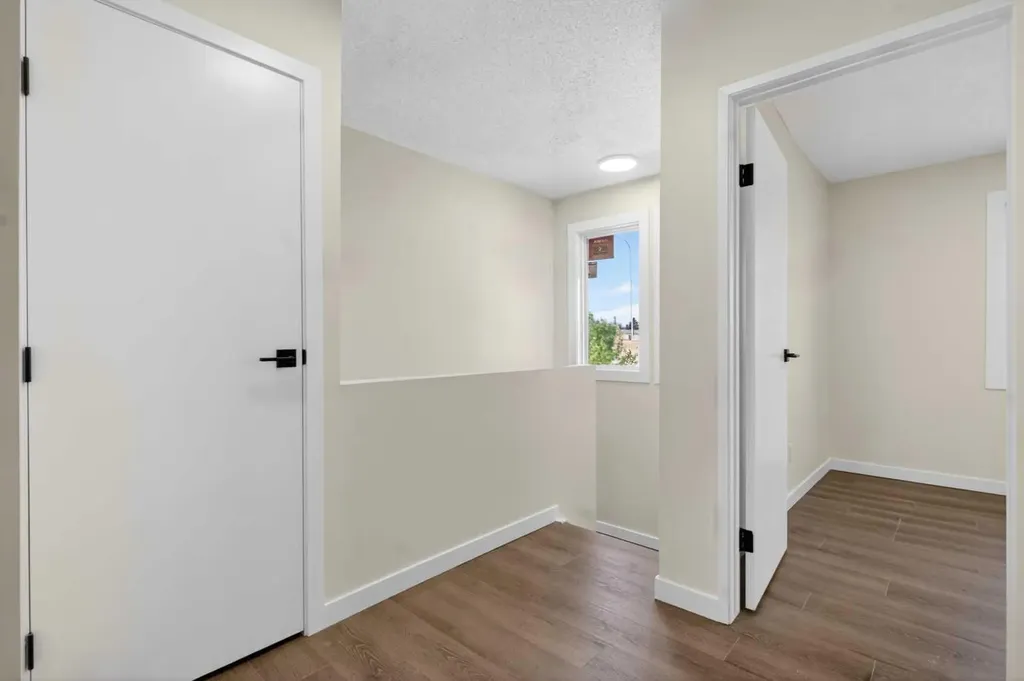 5340 17 Avenue SW Calgary AB T3E 6M3