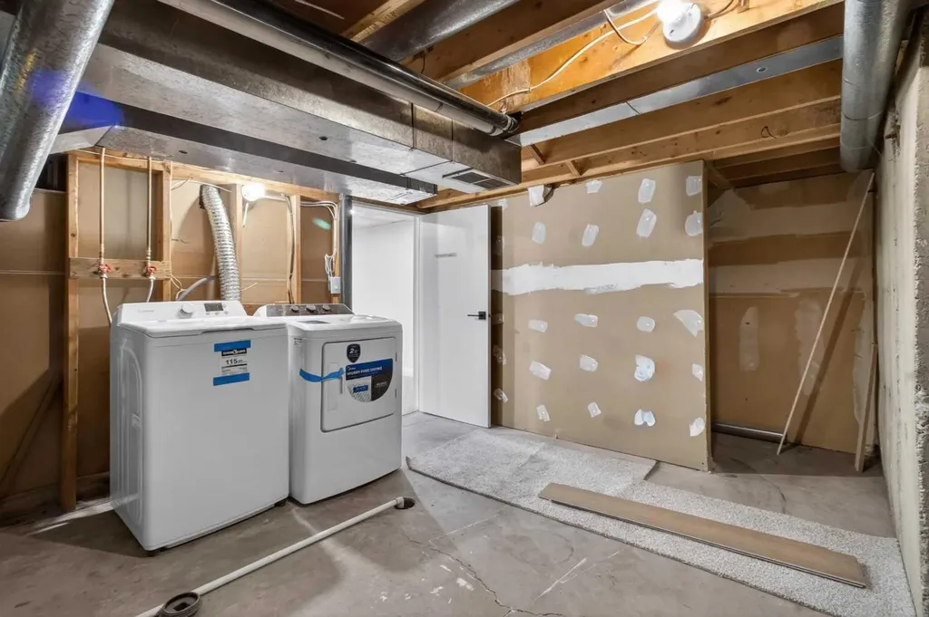 5340 17 Avenue SW Calgary AB T3E 6M3