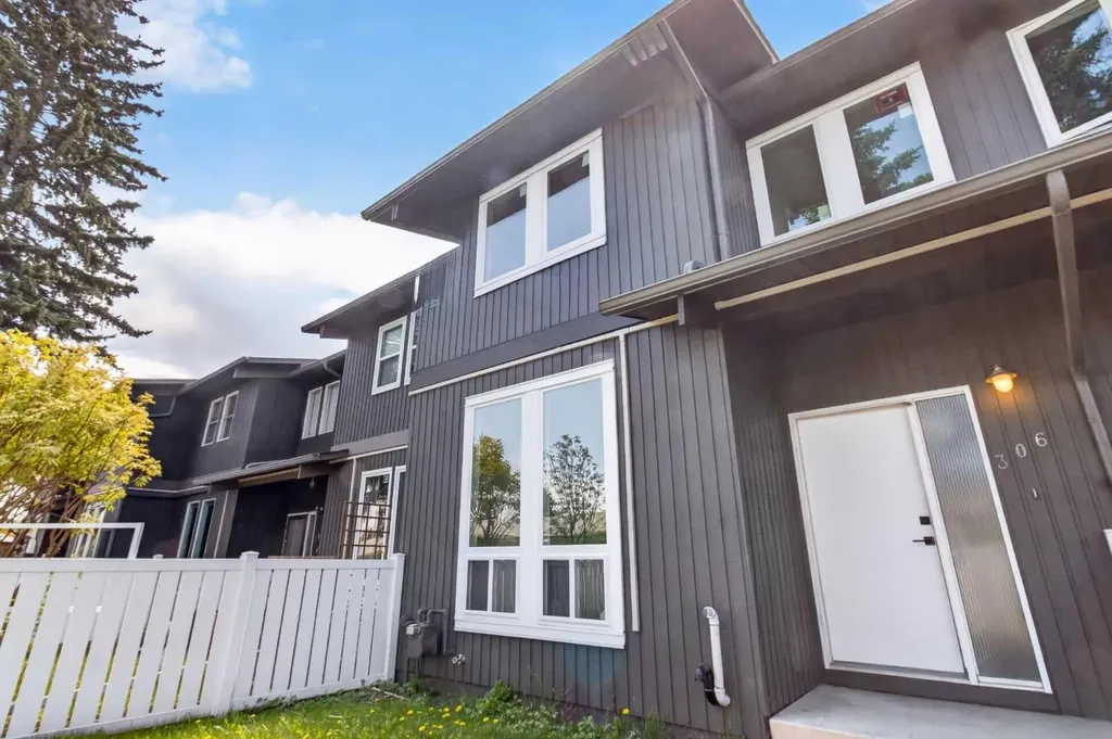 5340 17 Avenue SW Calgary AB T3E 6M3