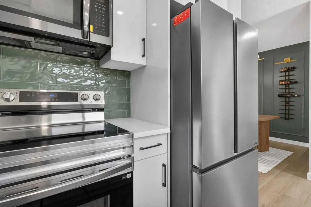 5340 17 Avenue SW Calgary AB T3E 6M3