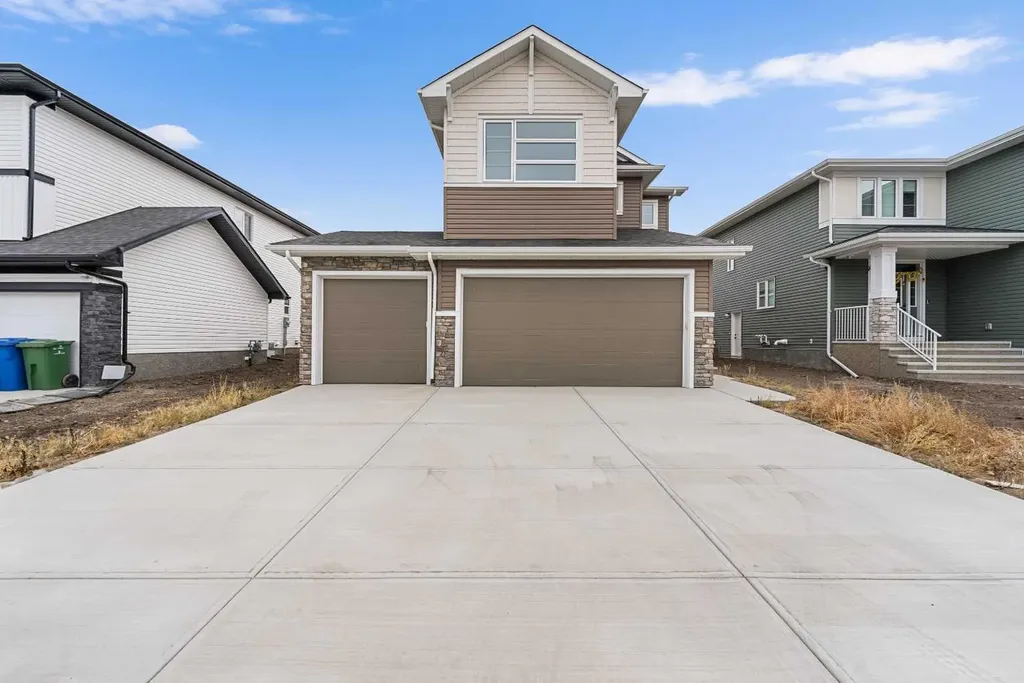 72 Dawson Wharf Mount Chestermere AB T1X2X6