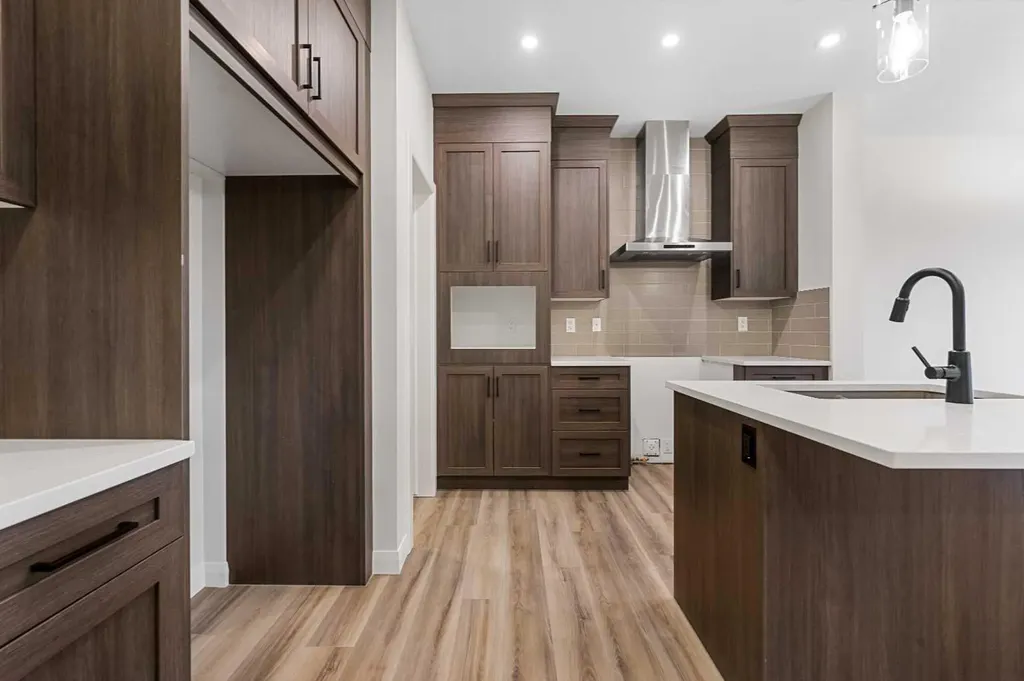 72 Dawson Wharf Mount Chestermere AB T1X2X6