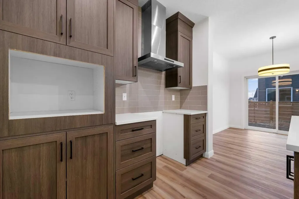 72 Dawson Wharf Mount Chestermere AB T1X2X6