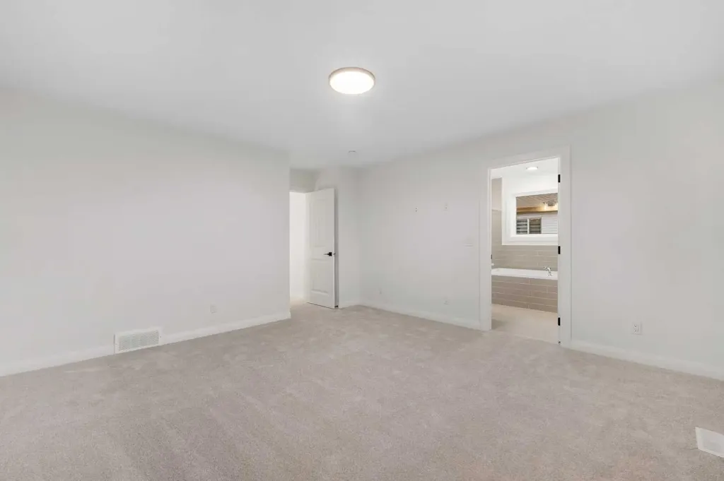72 Dawson Wharf Mount Chestermere AB T1X2X6