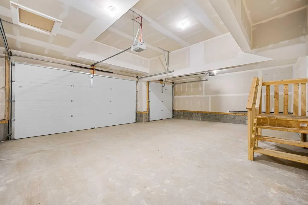 72 Dawson Wharf Mount Chestermere AB T1X2X6