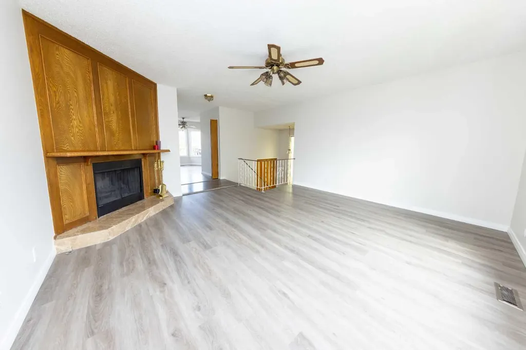 1132 Berkley Drive NW Calgary AB t3k1e4