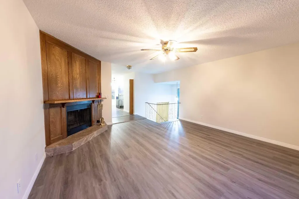 1132 Berkley Drive NW Calgary AB t3k1e4