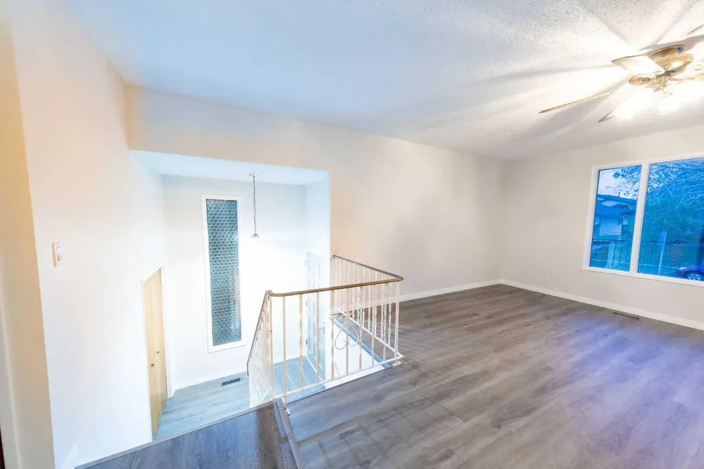 1132 Berkley Drive NW Calgary AB t3k1e4