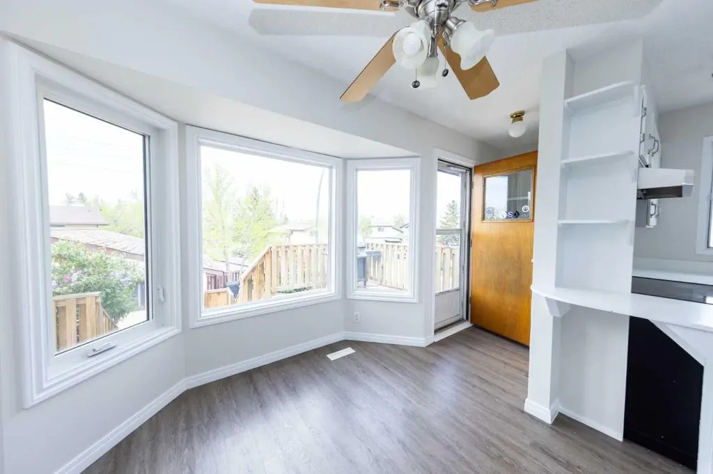 1132 Berkley Drive NW Calgary AB t3k1e4