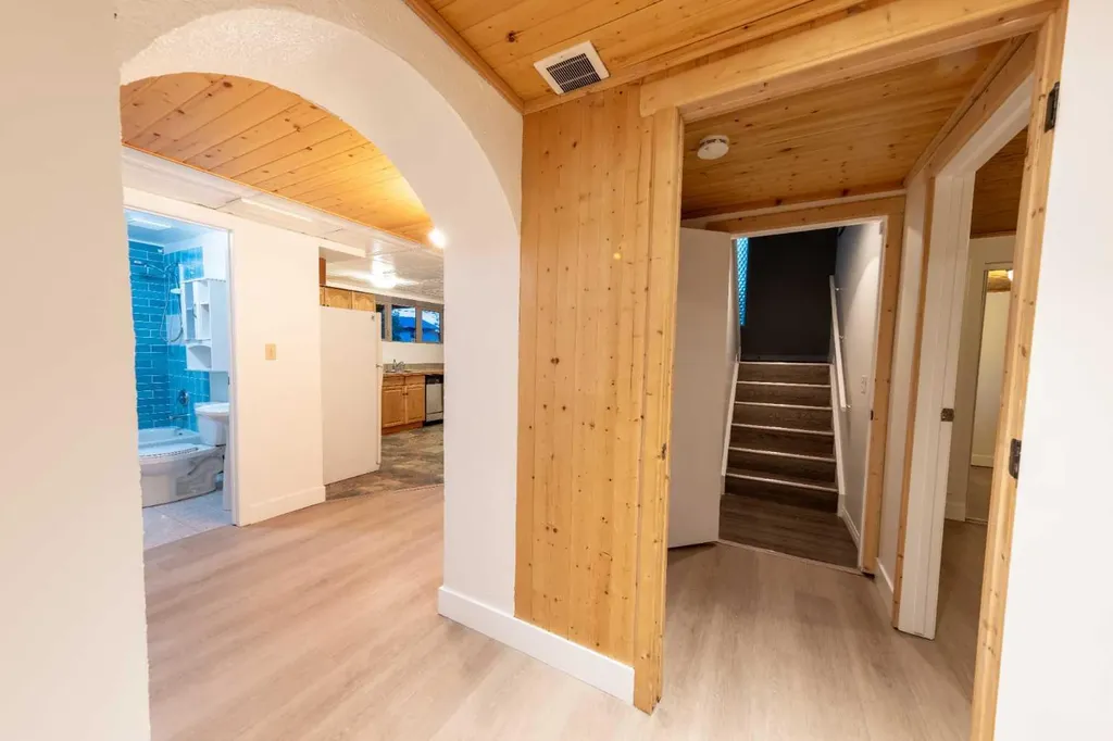 1132 Berkley Drive NW Calgary AB t3k1e4