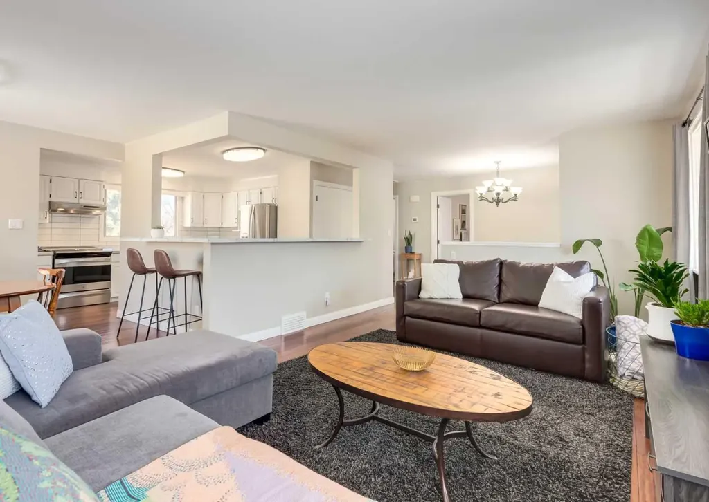 10012 Oakfield Drive SW Calgary AB T2V 4B4