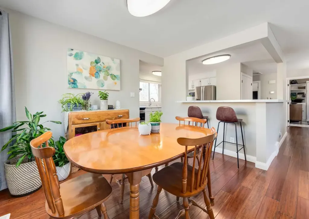 10012 Oakfield Drive SW Calgary AB T2V 4B4