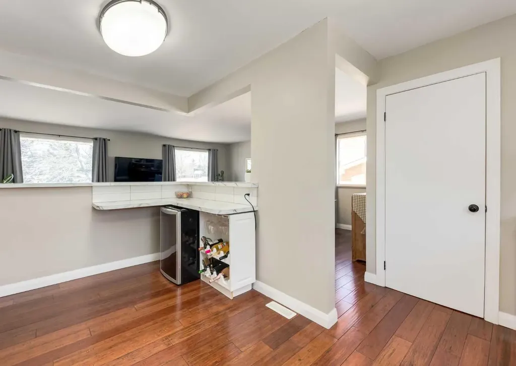 10012 Oakfield Drive SW Calgary AB T2V 4B4