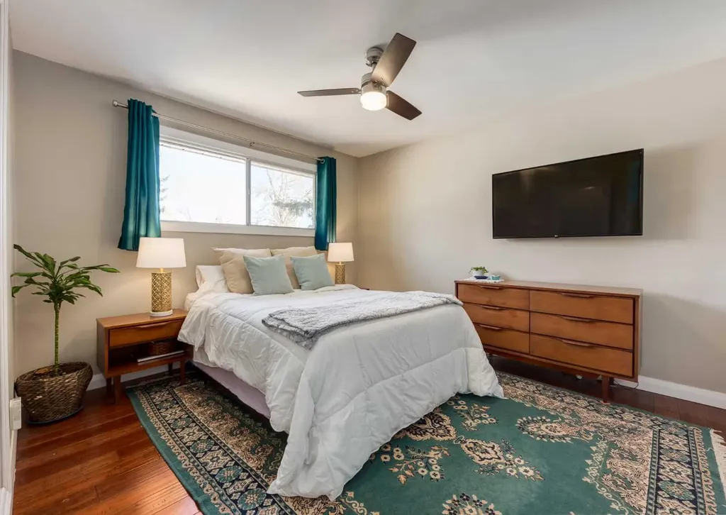 10012 Oakfield Drive SW Calgary AB T2V 4B4