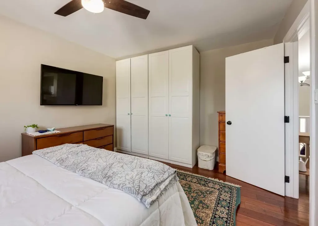 10012 Oakfield Drive SW Calgary AB T2V 4B4