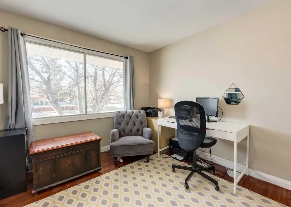 10012 Oakfield Drive SW Calgary AB T2V 4B4