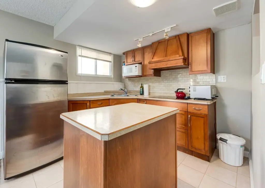 10012 Oakfield Drive SW Calgary AB T2V 4B4