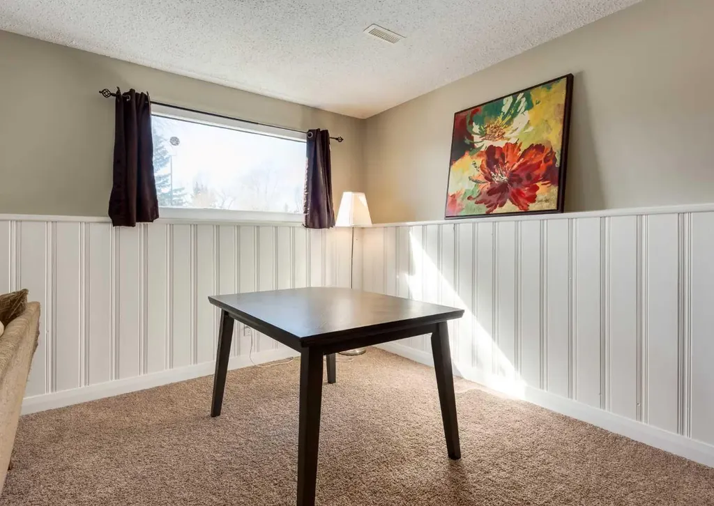10012 Oakfield Drive SW Calgary AB T2V 4B4