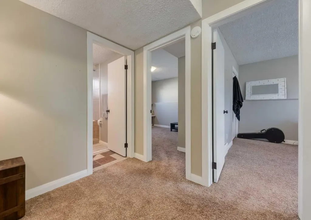 10012 Oakfield Drive SW Calgary AB T2V 4B4