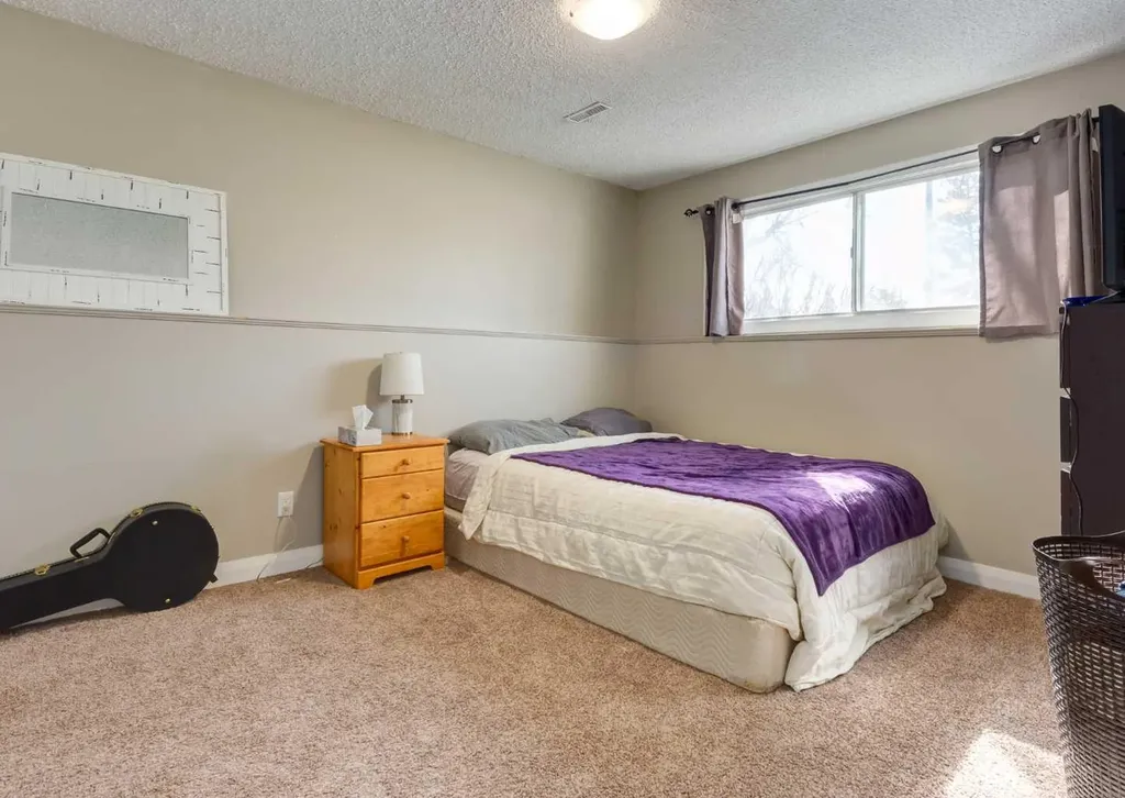 10012 Oakfield Drive SW Calgary AB T2V 4B4
