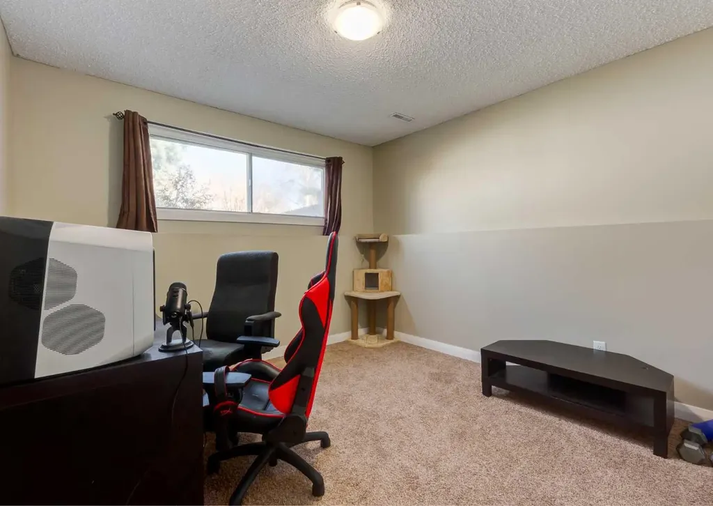 10012 Oakfield Drive SW Calgary AB T2V 4B4