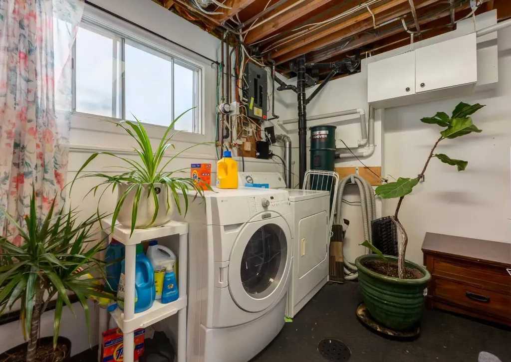 10012 Oakfield Drive SW Calgary AB T2V 4B4