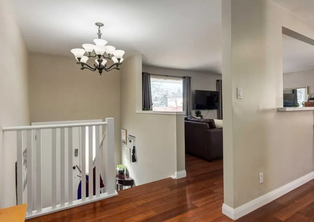 10012 Oakfield Drive SW Calgary AB T2V 4B4