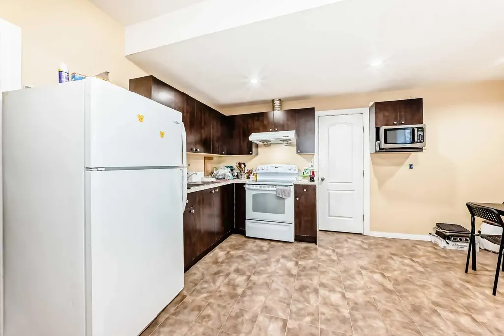 117 Saddlelake Grove NE Calgary AB T3J 0L1
