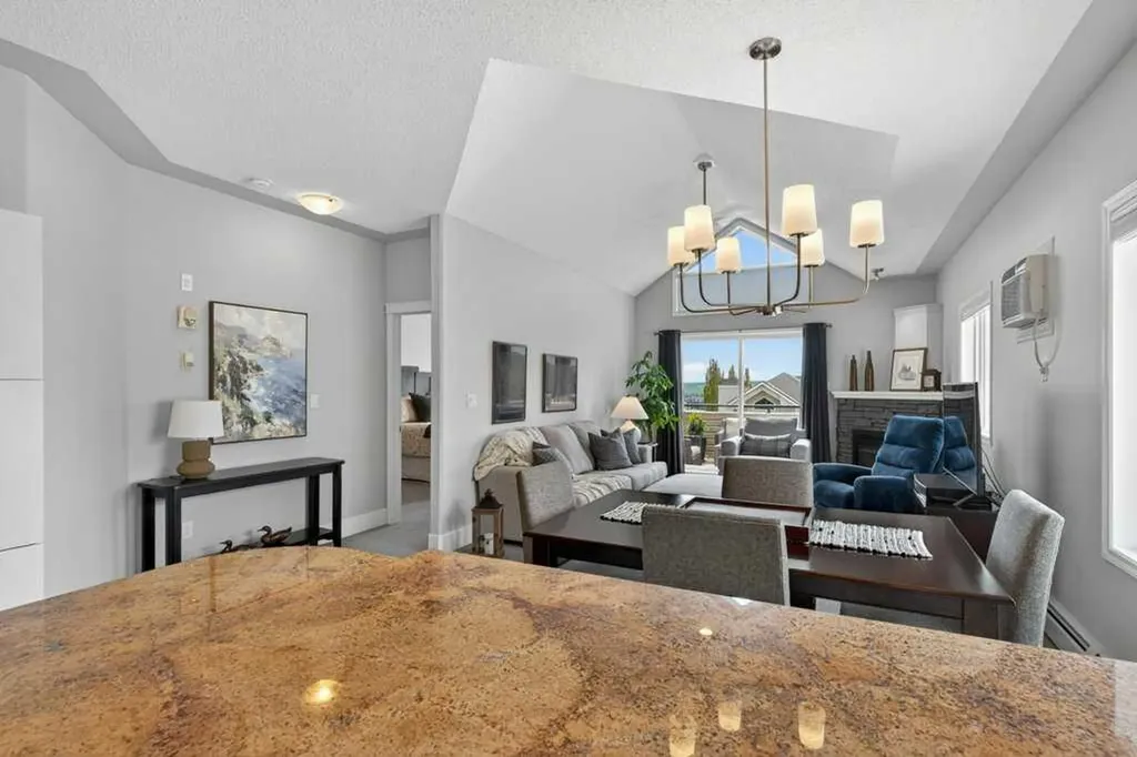 7451 Springbank Boulevard SW Calgary AB T3H 4K5